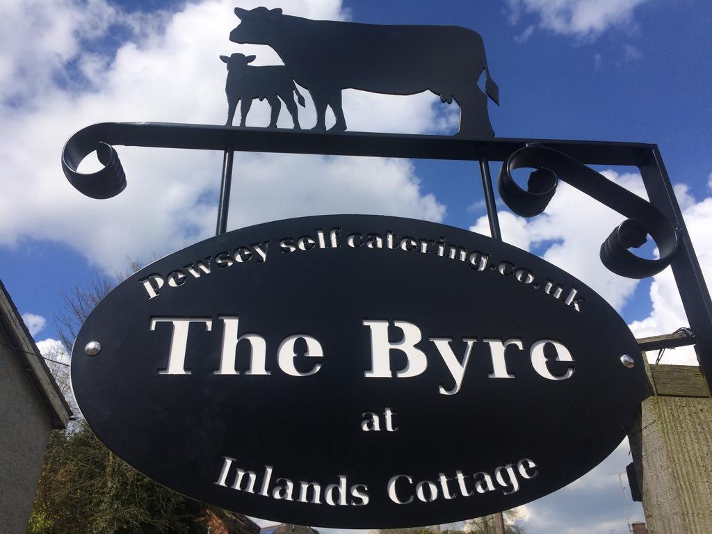 Centre Village 2 Bedroom Cottage - The Byre Pewsey エクステリア 写真