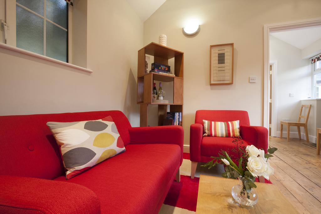 Centre Village 2 Bedroom Cottage - The Byre Pewsey エクステリア 写真